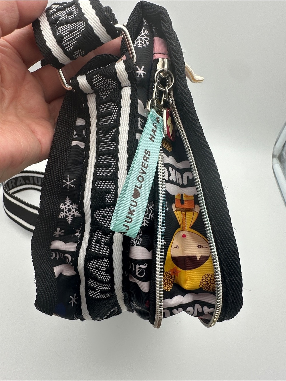 Vintage Harajuku Lovers Crossbody Nylon Messenger Bag Limited Edition Purse Y2K - Picture 8 of 16